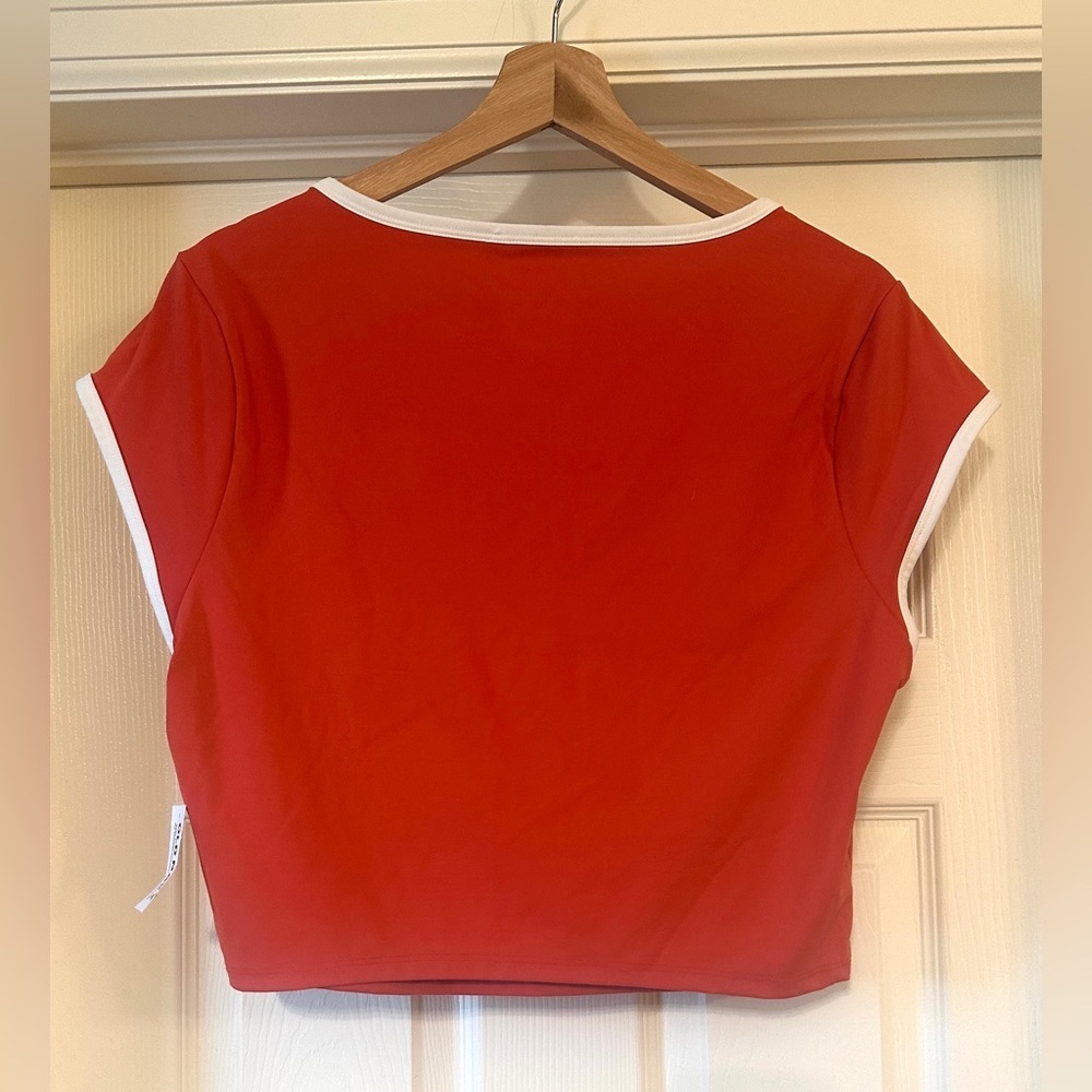 Old Navy Active Powersoft crop top - Picture 2 of 6